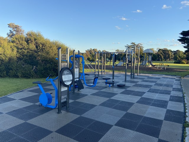 Apex Park Outdoor Gym (Altona)