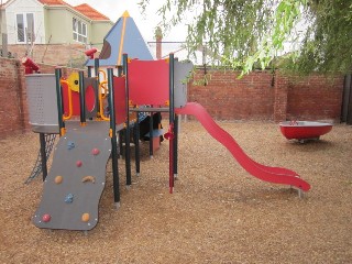 Ashworth Street Playground, Middle Park