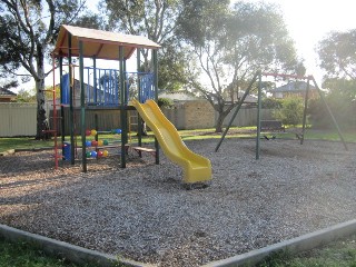 Benaud Close Playground, Keilor East