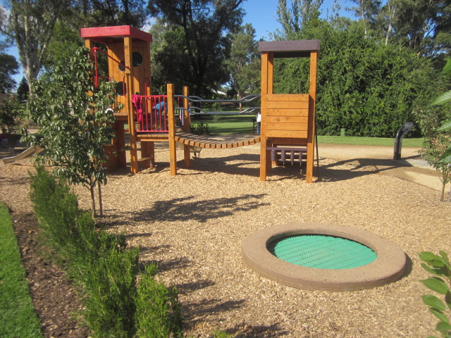 Bendigo Botanic Gardens Playground, Scott Street, White Hills