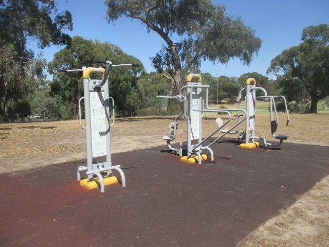 Binnak Park Outdoor Gym (Watsonia North)