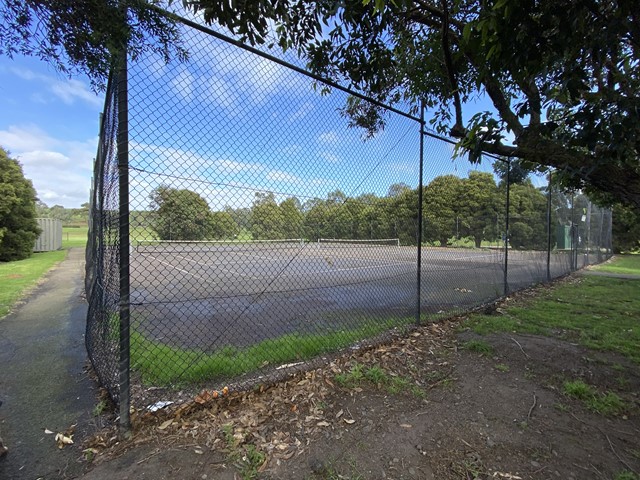 Boeing Reserve Free Public Tennis Court (Strathmore Heights)