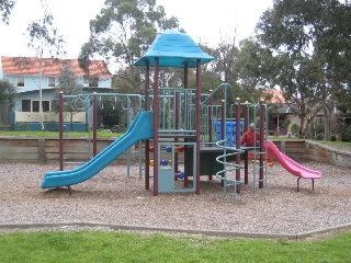 Omeo Court Playground, Blackburn South