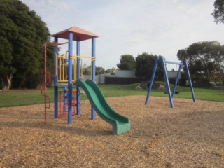 Burvale Court Playground, Epsom
