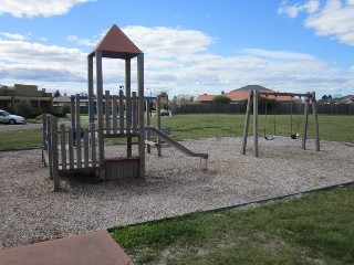 Cambridge Crescent Playground, Roxburgh Park