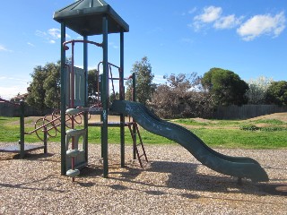 Canadian Court Playground, Meadow Heights