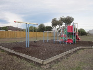 Carmichael Court Playground, Leopold