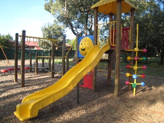 Chandra Avenue Playground, Kilsyth South