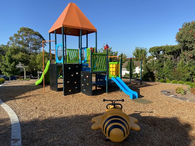 Chaucer Street Playground, Box Hill South