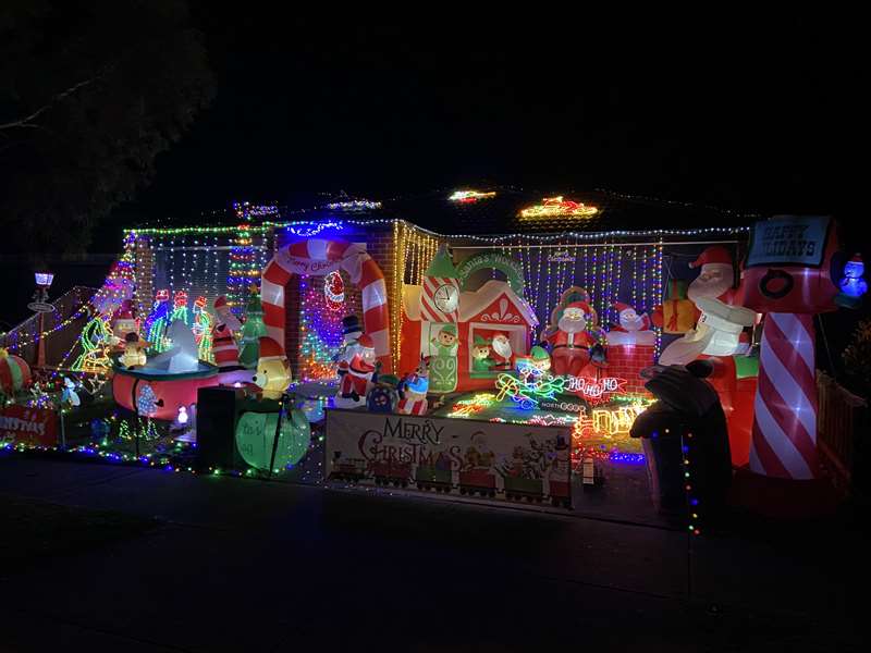 Christmas Lights (167 Painted Hills Road, Doreen)