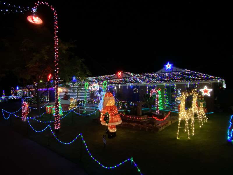 Christmas Lights (Vaughan Court & Stanton Court, Pakenham)