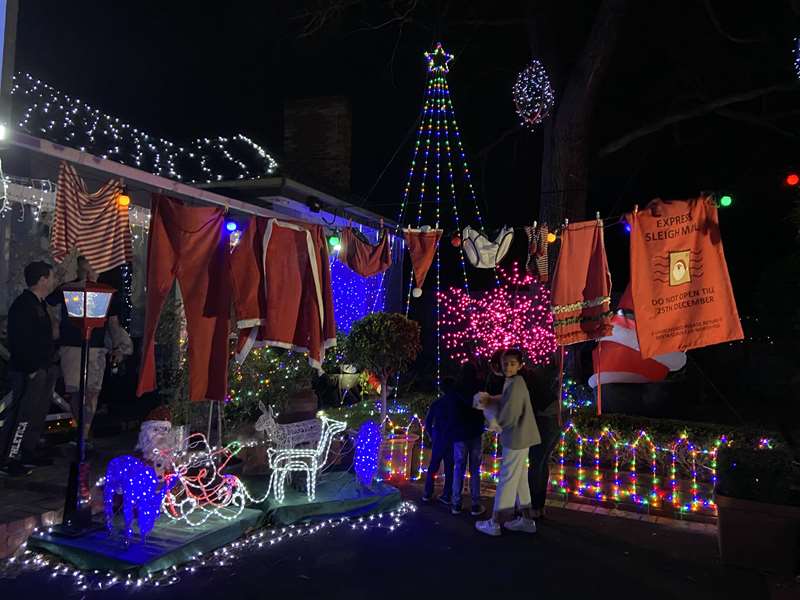 Christmas Lights (Vialls Avenue, Parkdale)