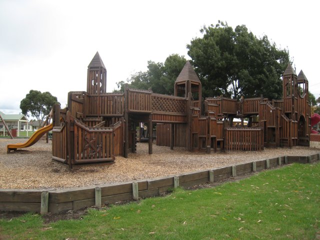 Morwell Town Common Playground, Morwell