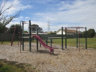 College Crescent Playground, Flora Hill