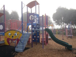 Cresthaven Boulevard Playground, Berwick