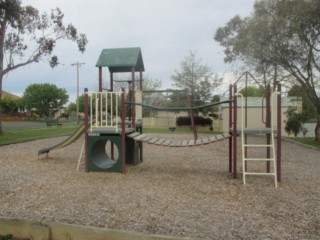 Curtin Street Playground, Flora Hill