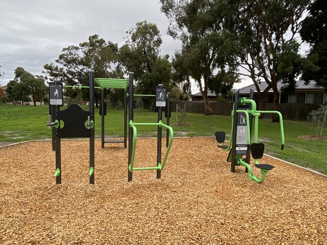 Dales Park Reserve Outdoor Gym (Oakleigh South)