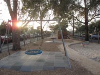 Danks Street Playground, Albert Park