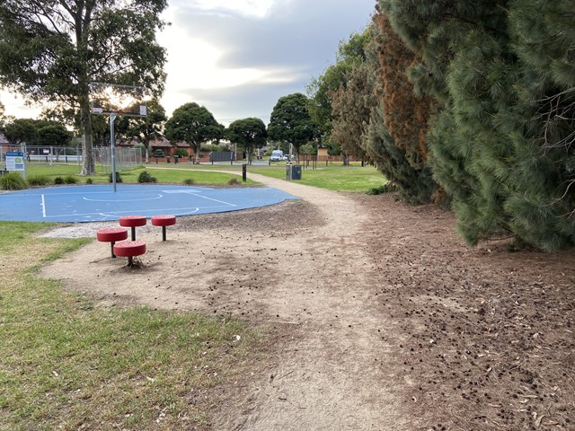 Davies Reserve Outdoor Gym (Oakleigh South)