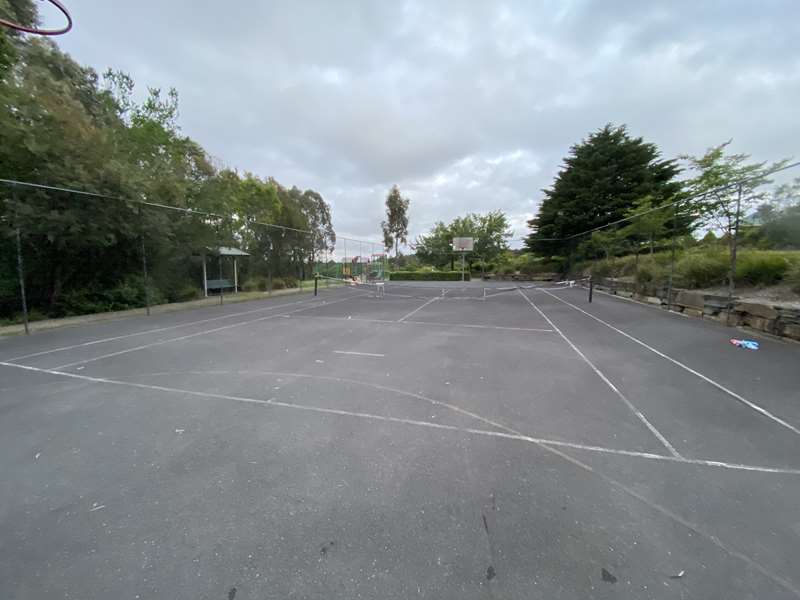 Delamere Drive Free Public Tennis Court (Chirnside Park)