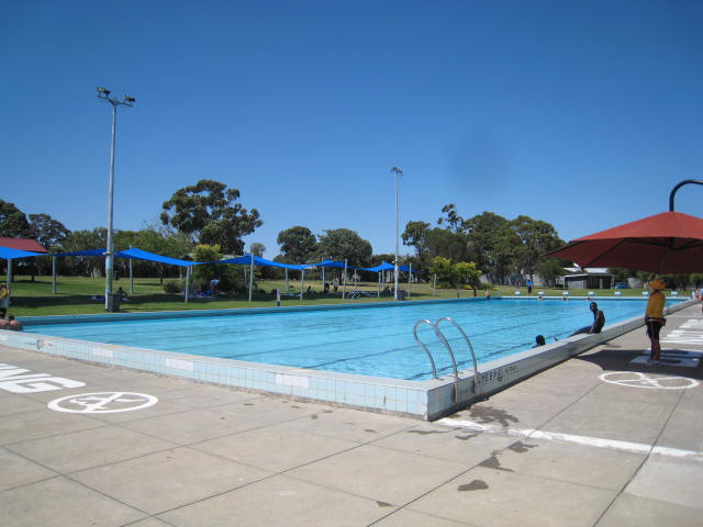 Doveton Pool in the Park