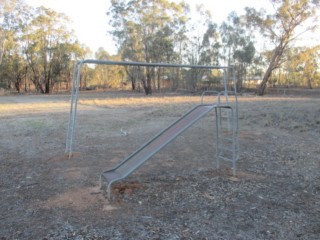 Dunolly Road Playground, Emu