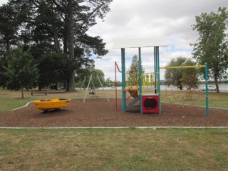 Durham Point Playground, Wendouree Parade, Lake Wendouree