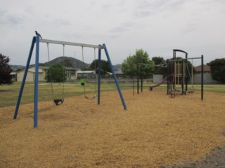 Gayview Park Playground, Serpentine Avenue, Wodonga
