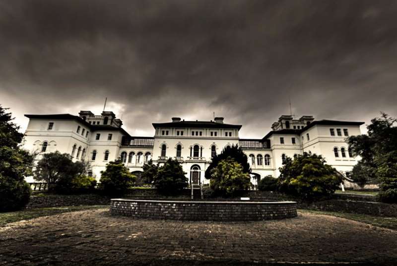 Guide to Ghost Tours and Paranormal Investigations in Victoria