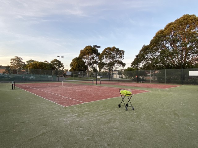 Glenburn Tennis Club (Glen Waverley)