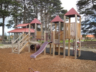 Glenshee Drive Playground, Lynbrook