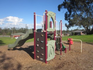 Glentara Estate Park Playground, Sutherland Way, Drouin