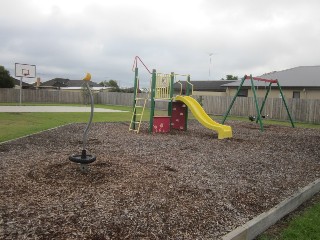 Glover Street Playground, Newcomb