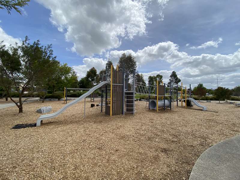 Greenvale Gardens Playground, Greenvale Gardens Boulevard, Greenvale
