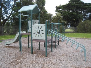 Greenwoods Close Playground, Dingley Village