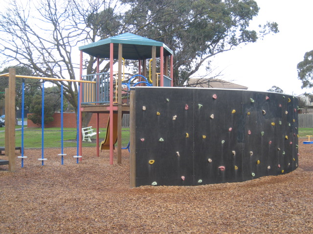 Grovedale Park Playground, Grovedale Road, Surrey Hills