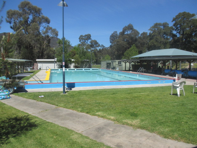 Halls Gap Swimming Pool