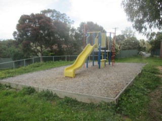 Harley Street Playground, Strathdale