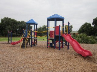 Heysen Reserve Playground, Heysen Drive, Skye