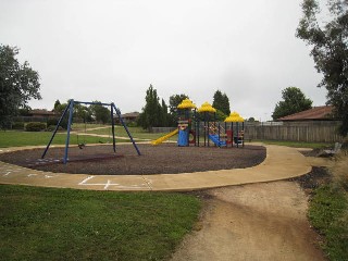 Hinkler Drive Playground, Mill Park