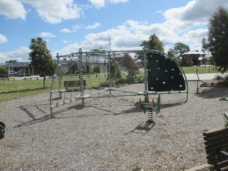 Horsley Crescent Playground, Doreen