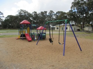Island Park Playground, M Carmichael Drive, Casterton