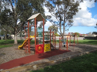 Kingfisher Reserve Playground, Kingfisher Drive, Doveton