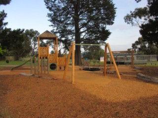 Lakesfield Reserve Playground, Crusoe Drive, Lysterfield