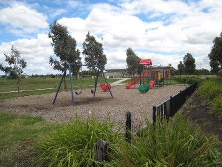 Lakeside Drive Playground, Roxburgh Park