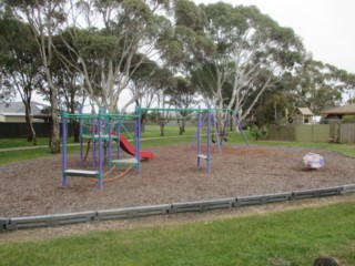 Lawrie Linear Reserve Playground, Hume Crescent, Alfredton