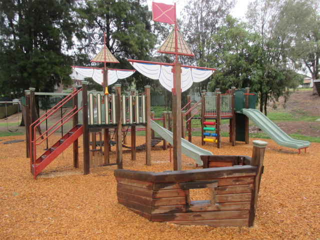 Les Stone Park Playground, Parkland Drive, Wodonga
