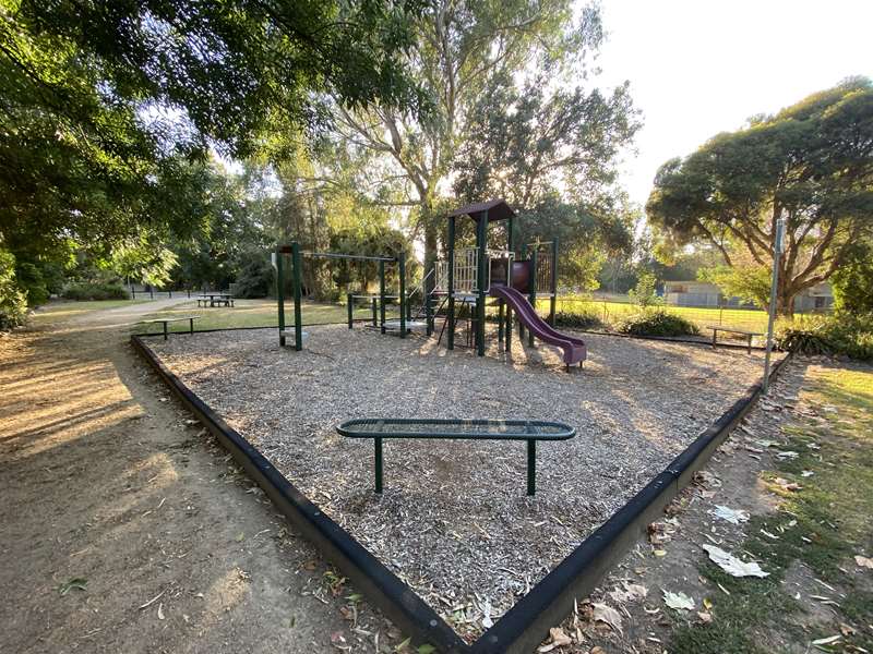 Lions Park Playground, Cowslip Street, Violet Town