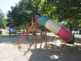 Lions Park Playground, Riverside Drive, Eildon
