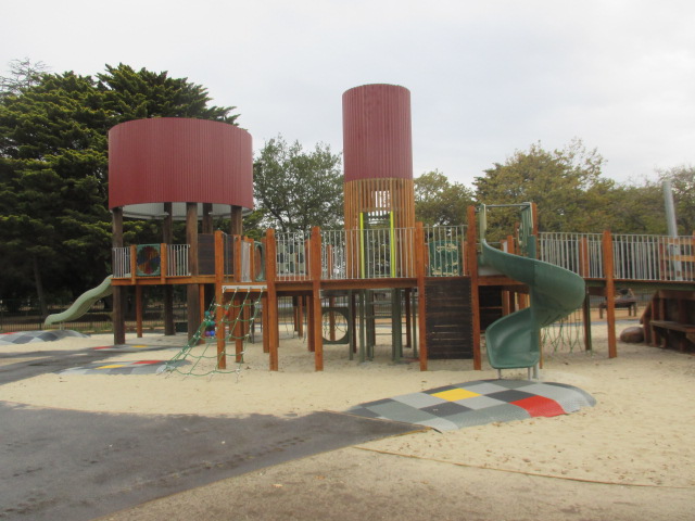 Livvis Place Playground, Newington